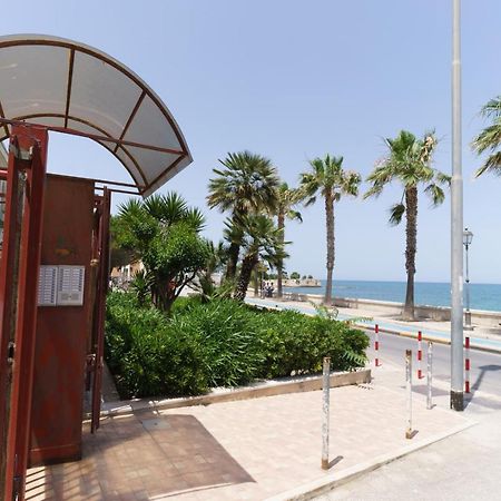 Nuvole Apartment Near The Beach Trani Exterior foto